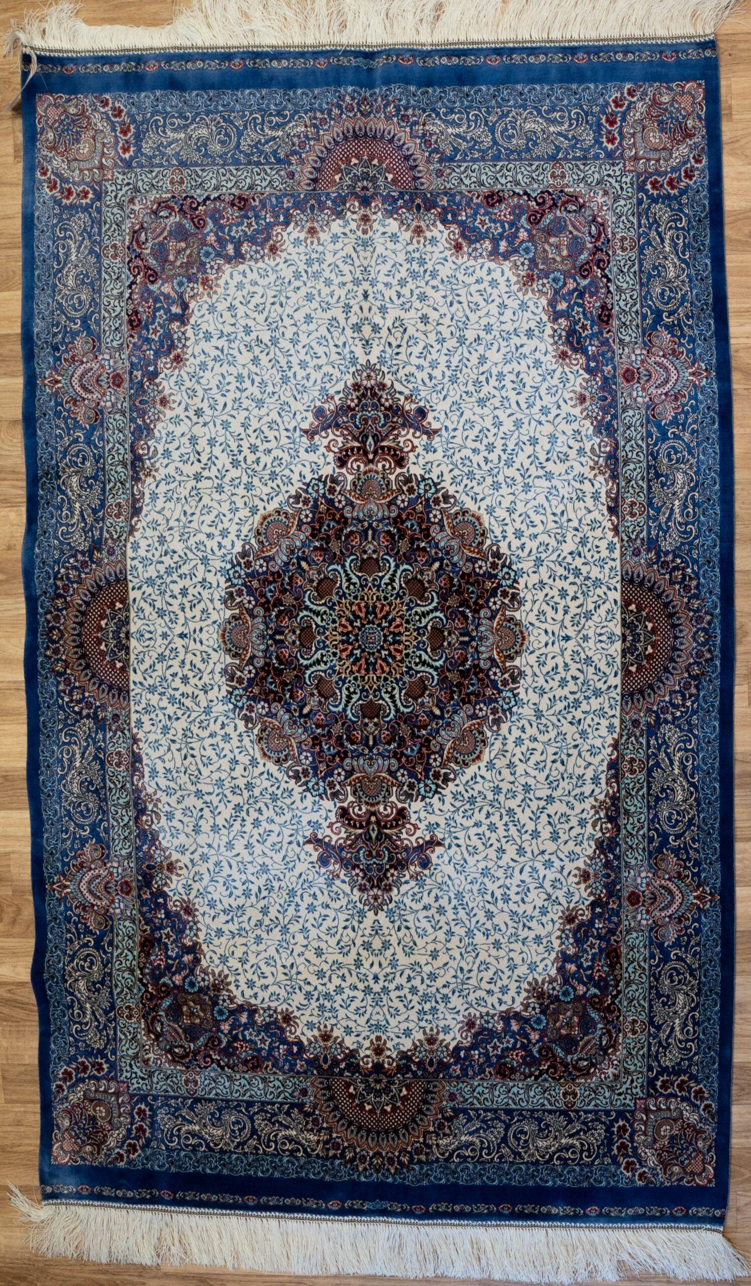 Qum Design Silk Rug 4'x6'