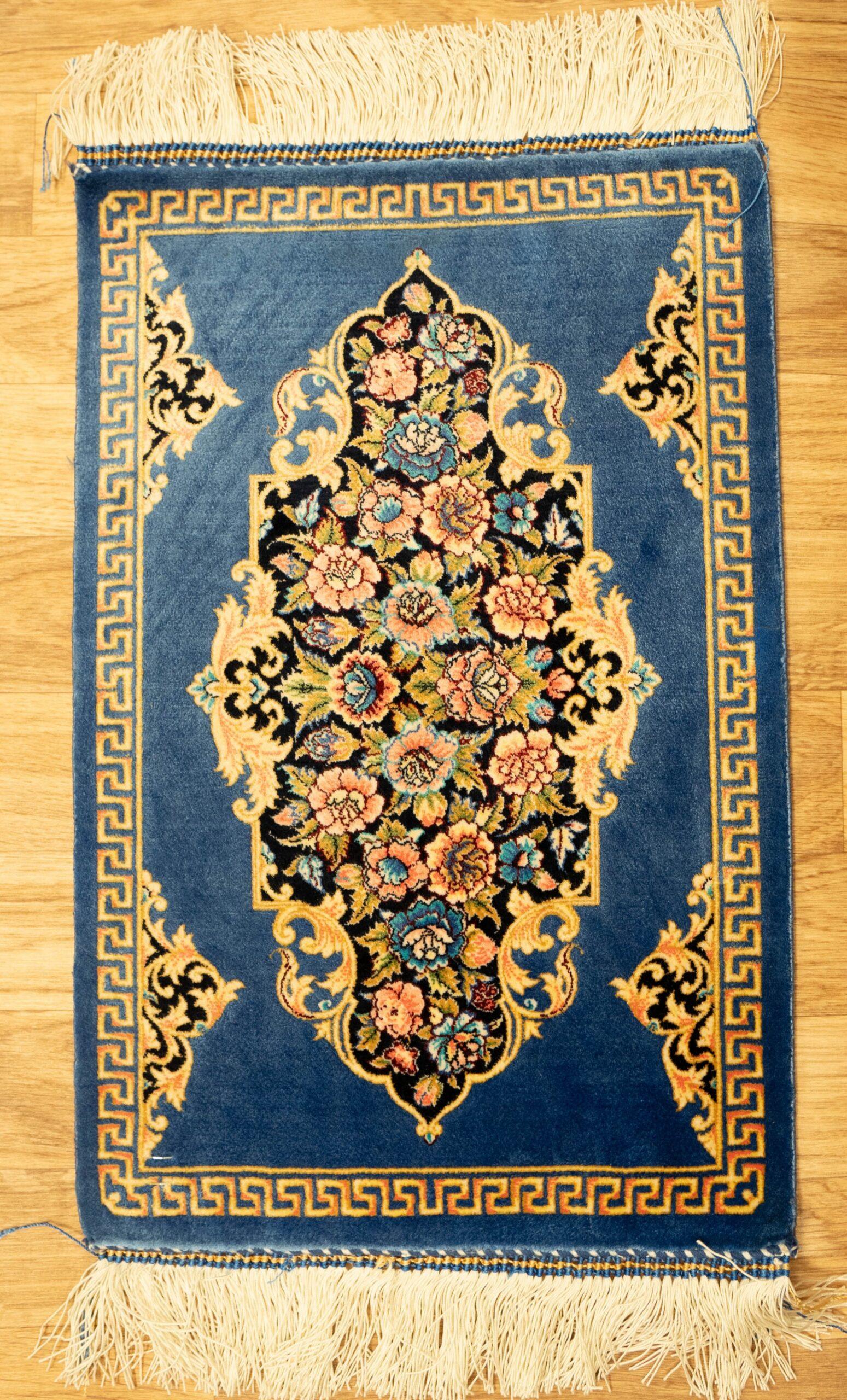 Qum Design Wool Silk Rug 0.11'x1.6'