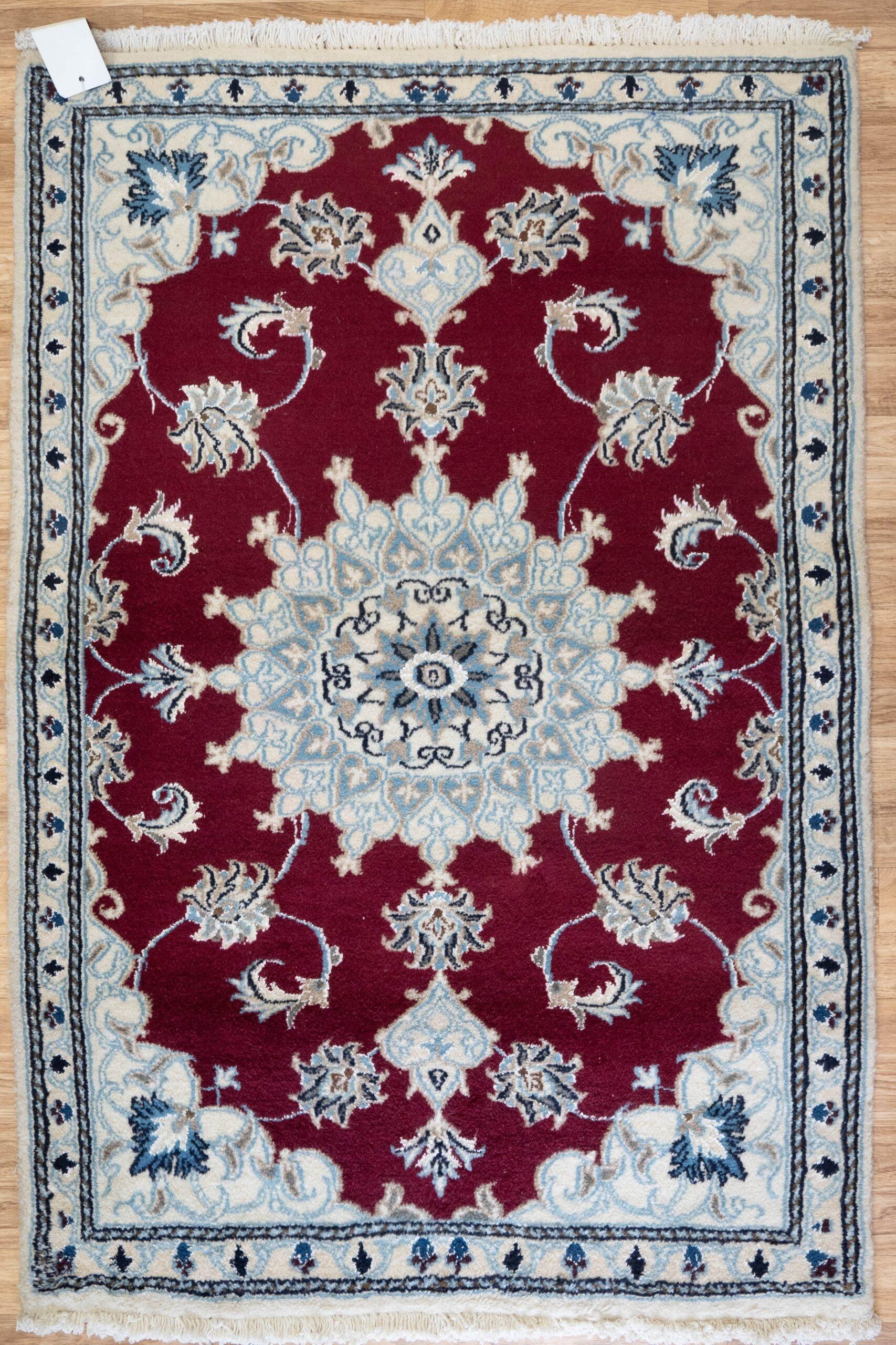 Nain Wool Silk Rug 2.11'x4.4'