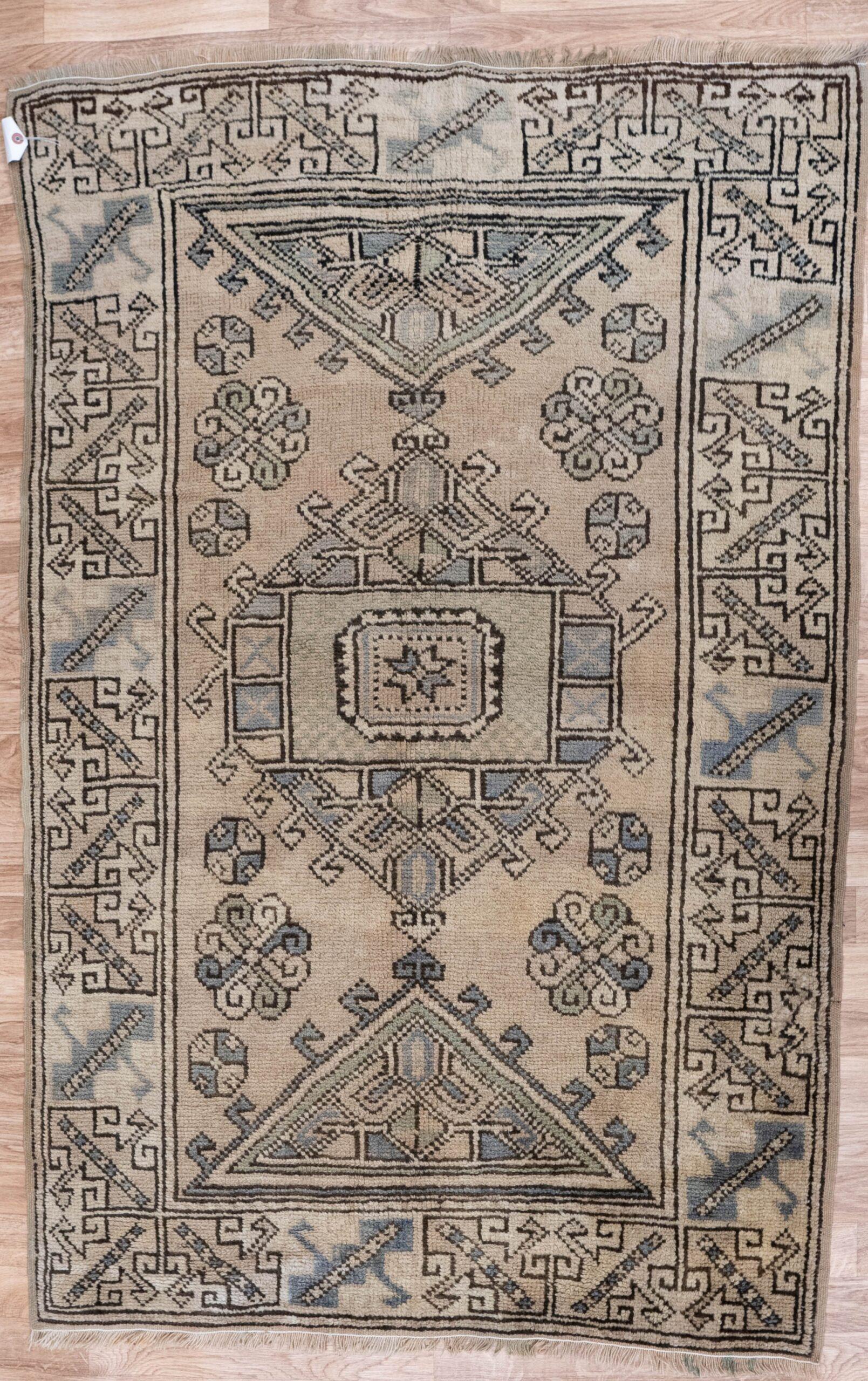 Hariz Pile Wool Rug 3.6x5.0