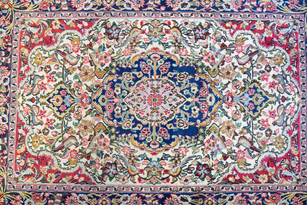 Qum design Kurk Wool Rug 3.6'x5.1' View 2