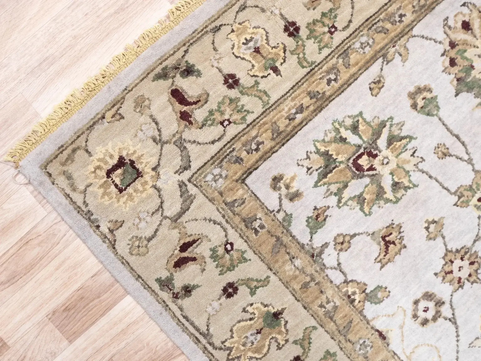 Kashan Wool Rug 5 x 8' View 2