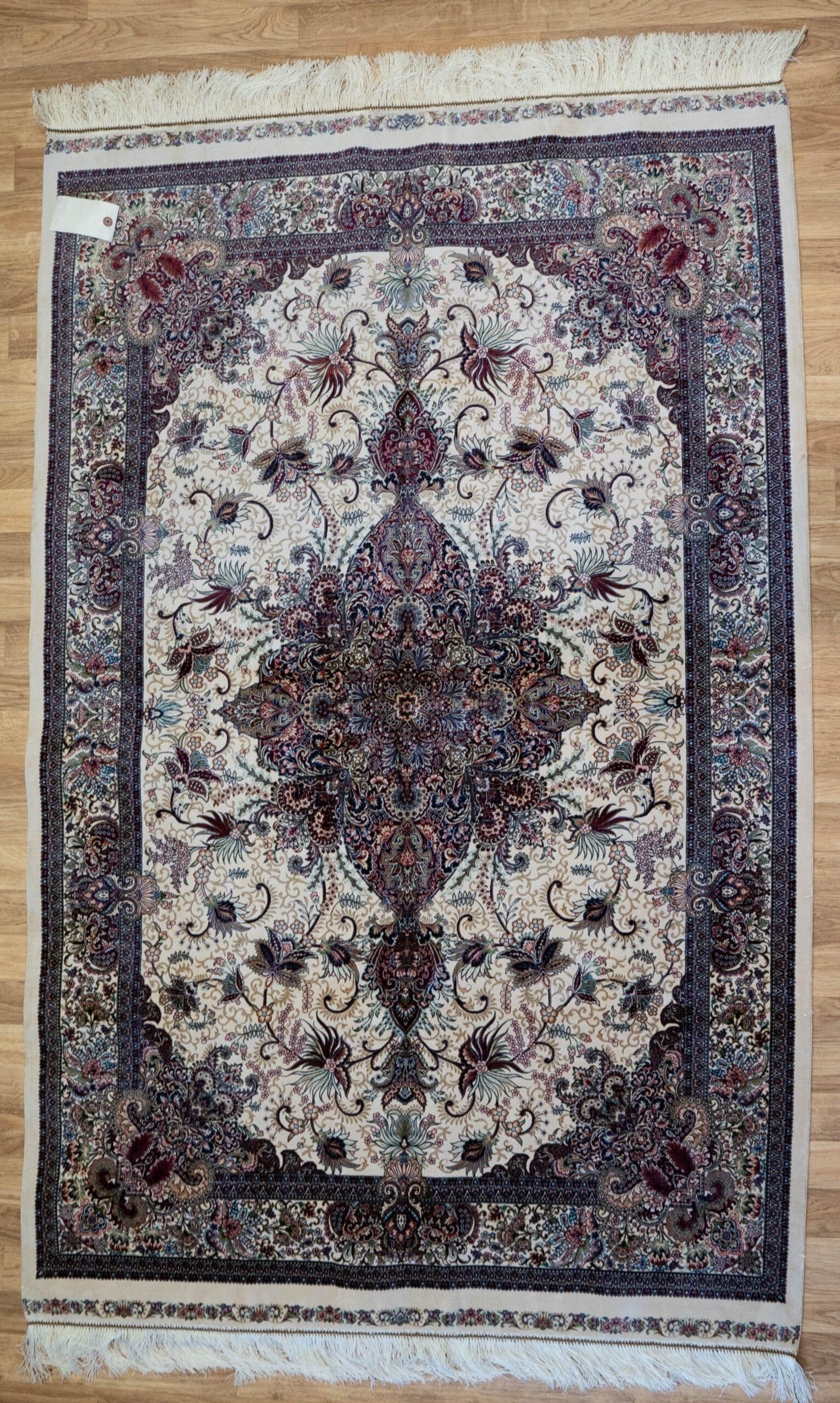 Qum Design Silk Rug 4'x6'