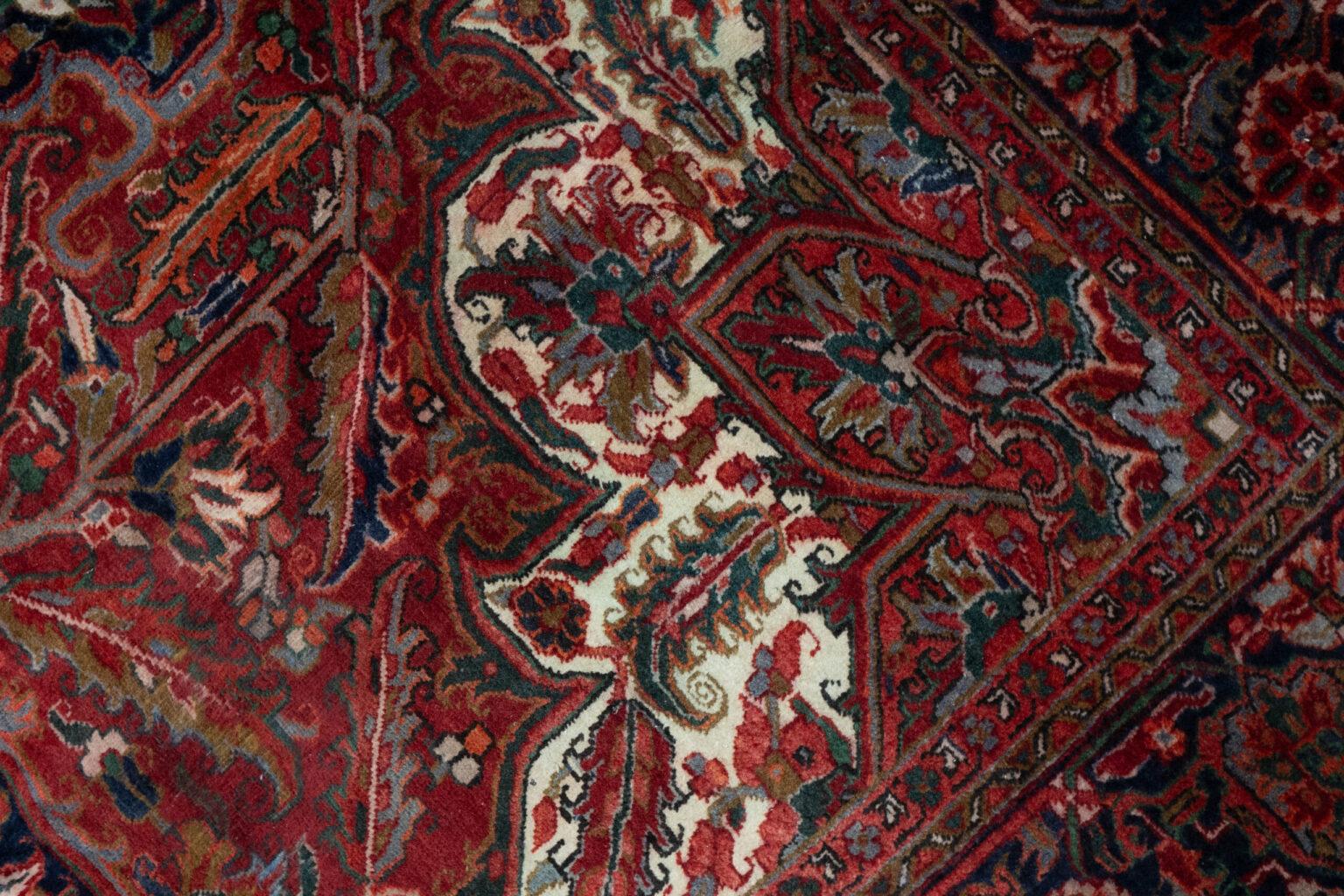 Heriz Wool Rug 10'x13' View 3