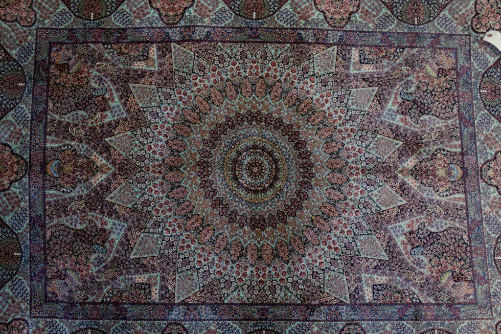 Qum Design Silk Rug 4'x6' View 2