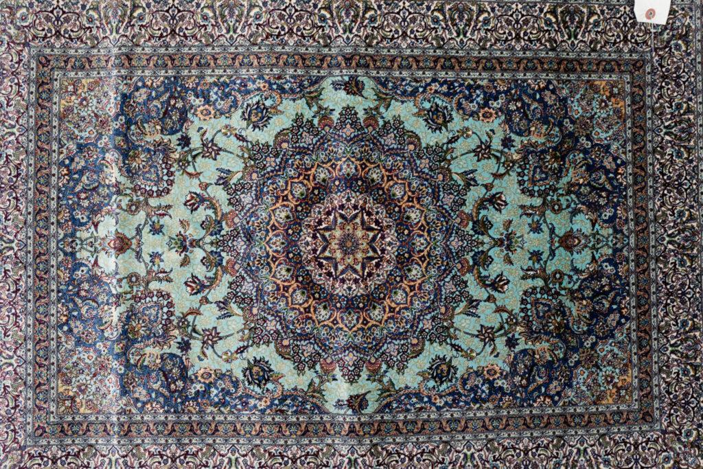 Qum Design Silk Rug 2.7'x3.11' View 2