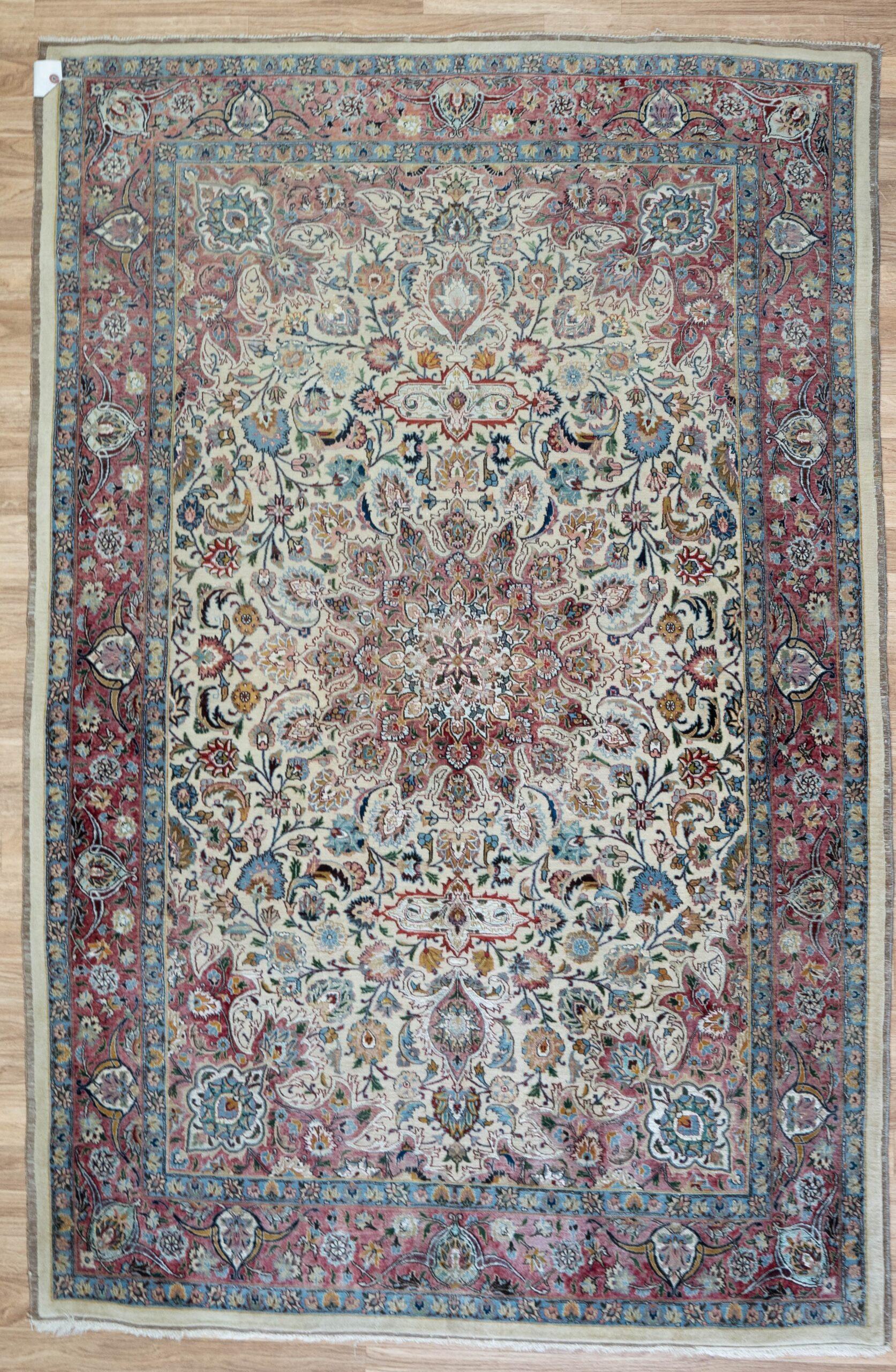 Sarouk Wool Silk Rug 4'x6' View 7