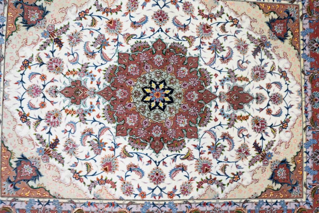 Tabriz Wool Silk Rug 5'x7' View 3