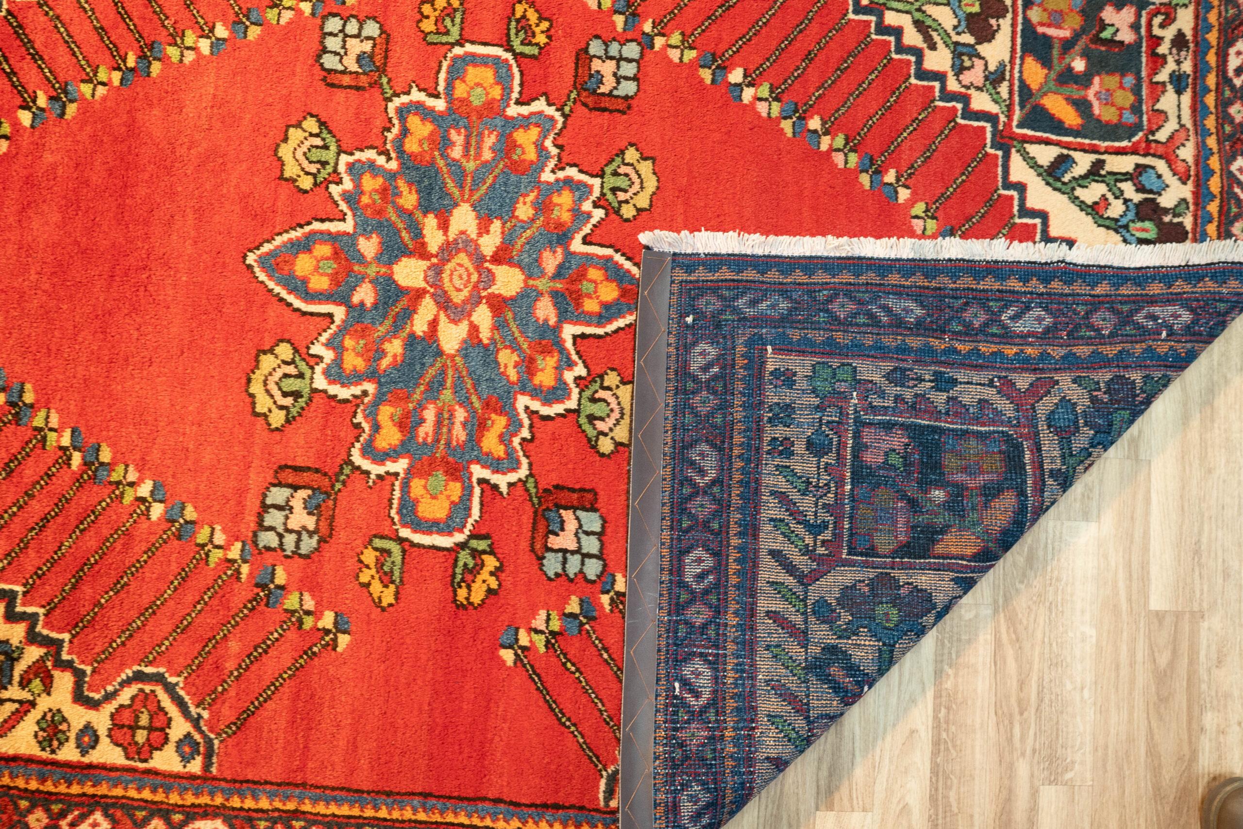 Nahavand Wool pile Rug 4.6'x6.9' View 4