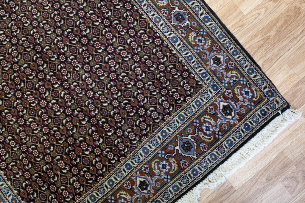 Tabriz Wool Silk Rug 3.2'x5.2' View 4