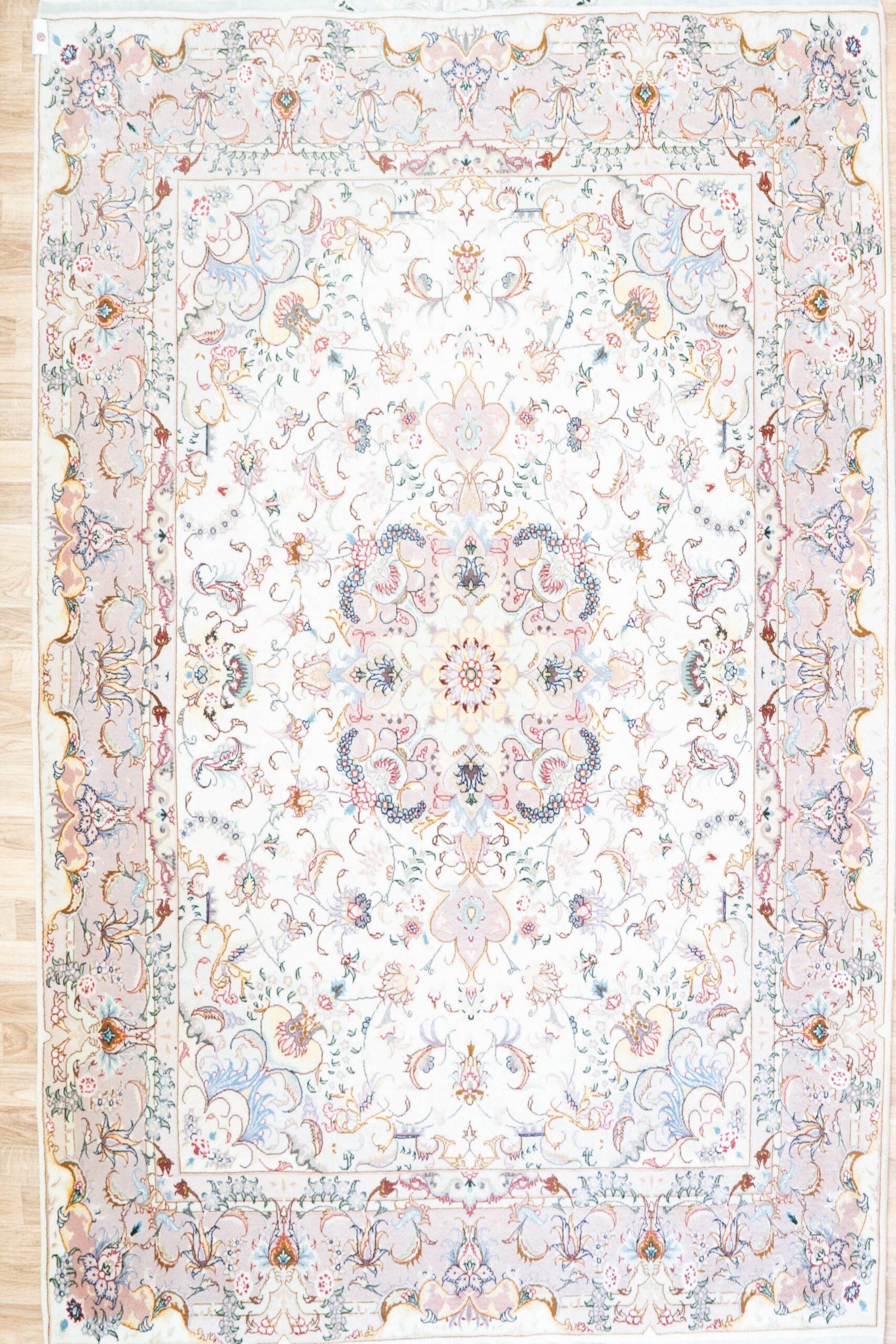 Tabriz Wool Rug 5'x7'