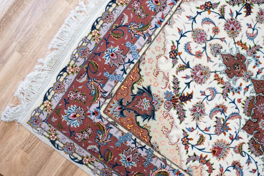 Tabriz Wool Silk Rug 5'x7' View 4