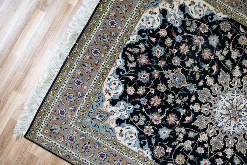 Tabriz Wool Silk Rug 5.6'x7.6' View 3