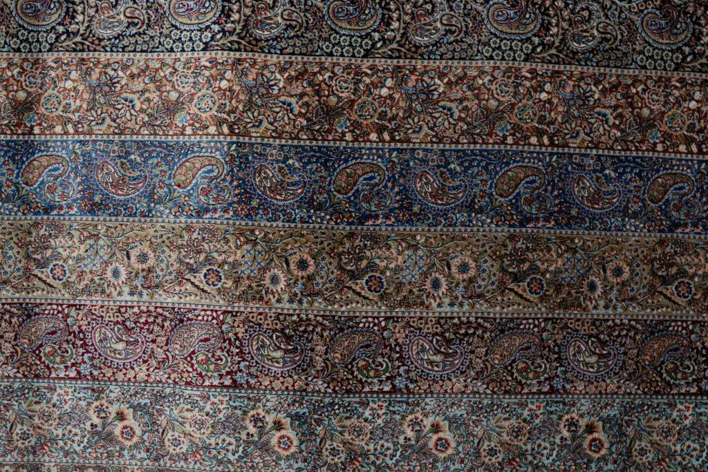 Qum Design Silk Rug 3.2'x4.9' View 3