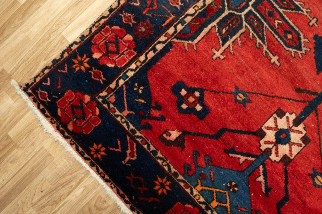 Bakhtiari Wool Rug 9.11x5.3 View 2