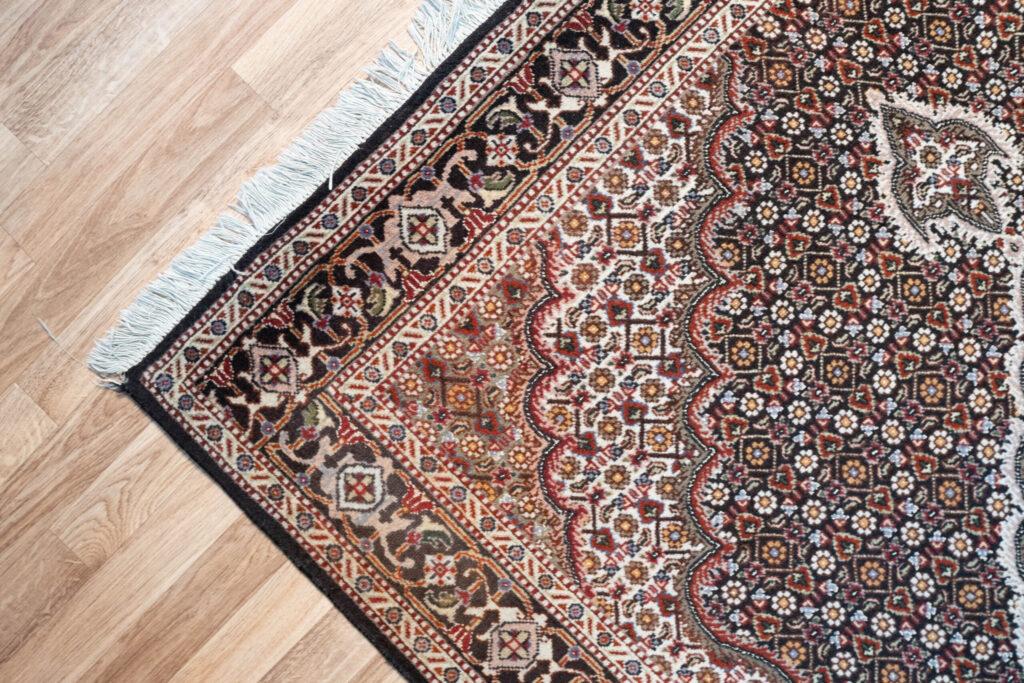 Tabriz Wool Silk Rug 5'x7' View 3