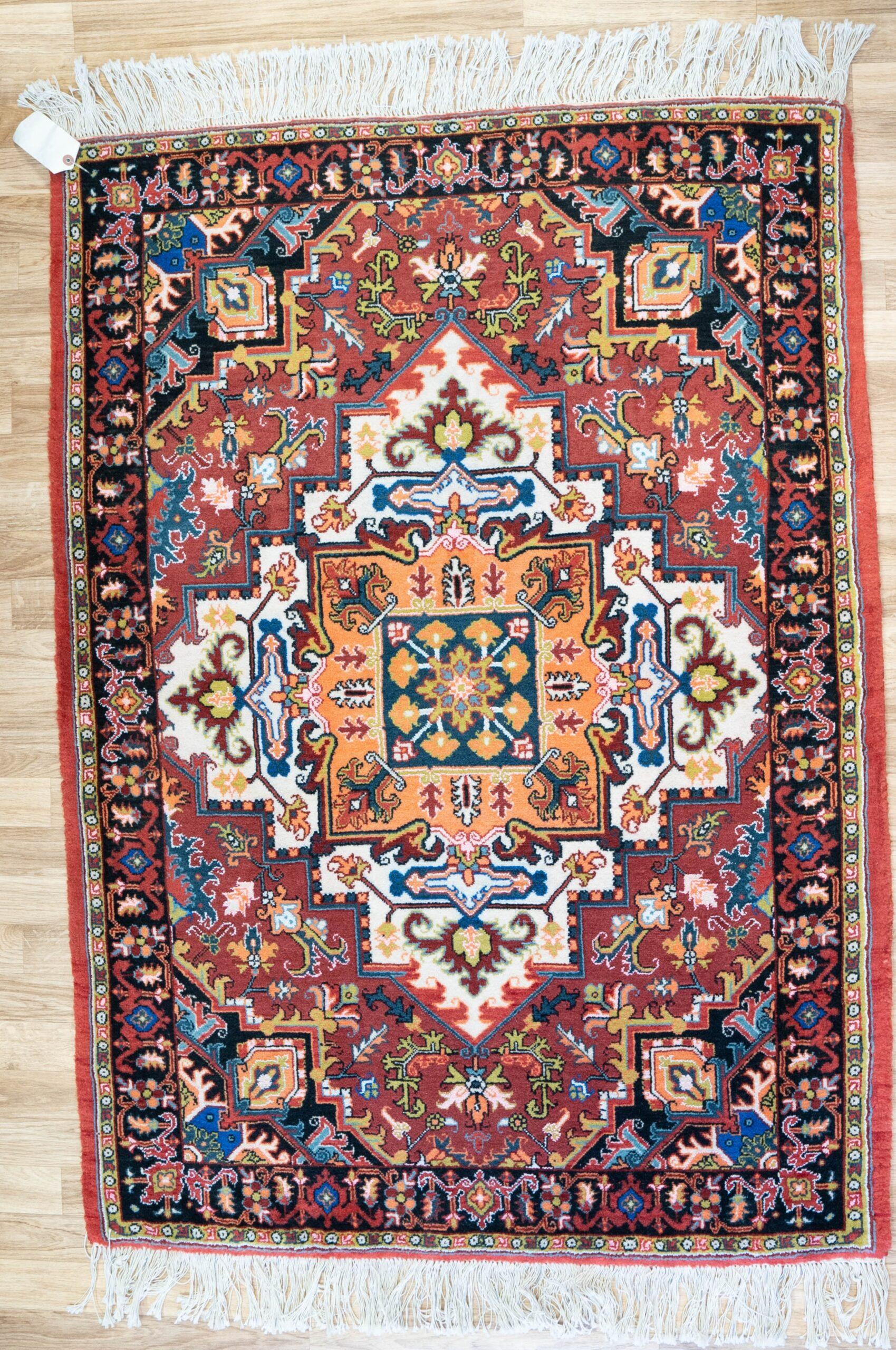 Heriz Wool Rug 3.5'x5.5'