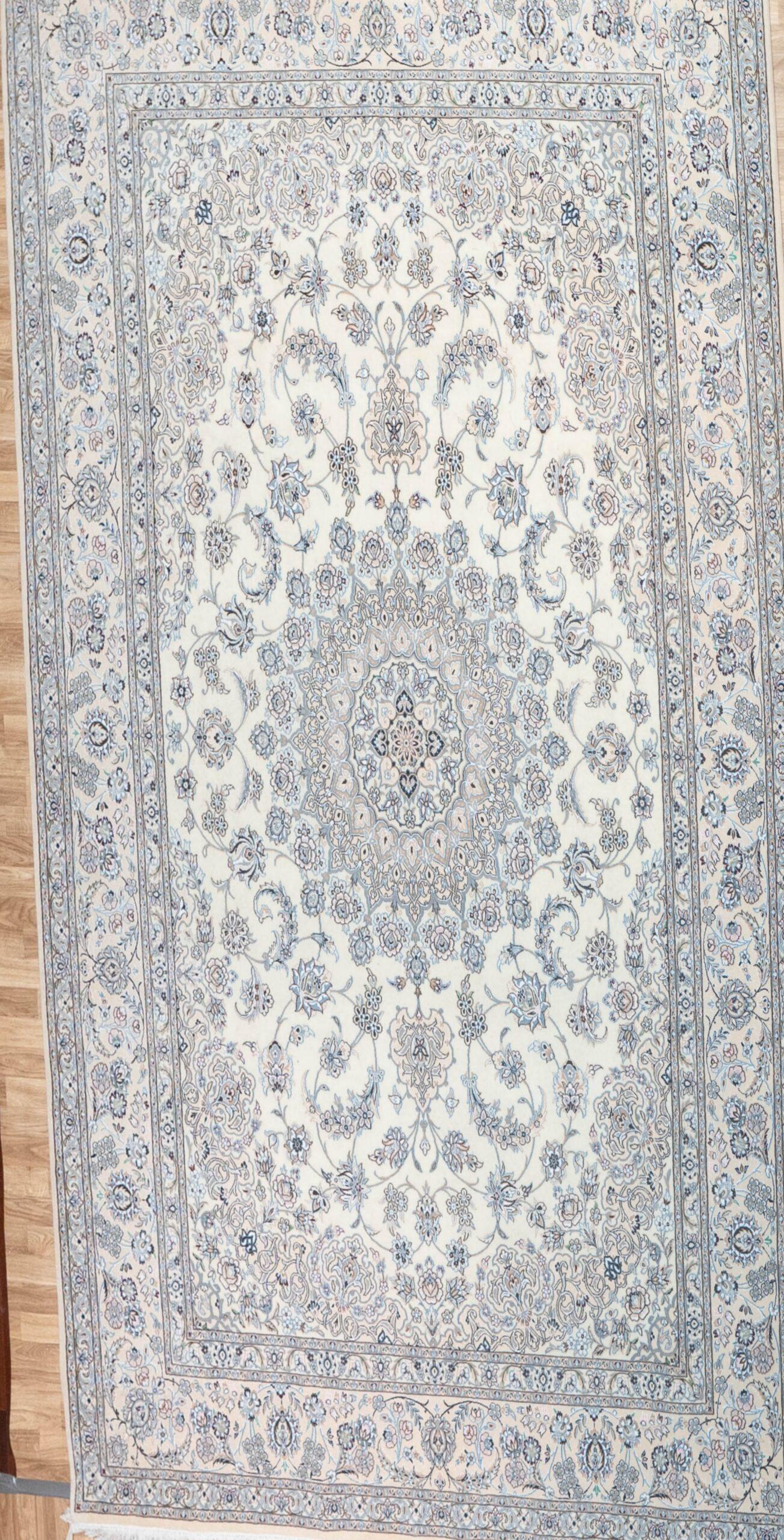 Nain Wool Rug 8.3'x11.5' View 3