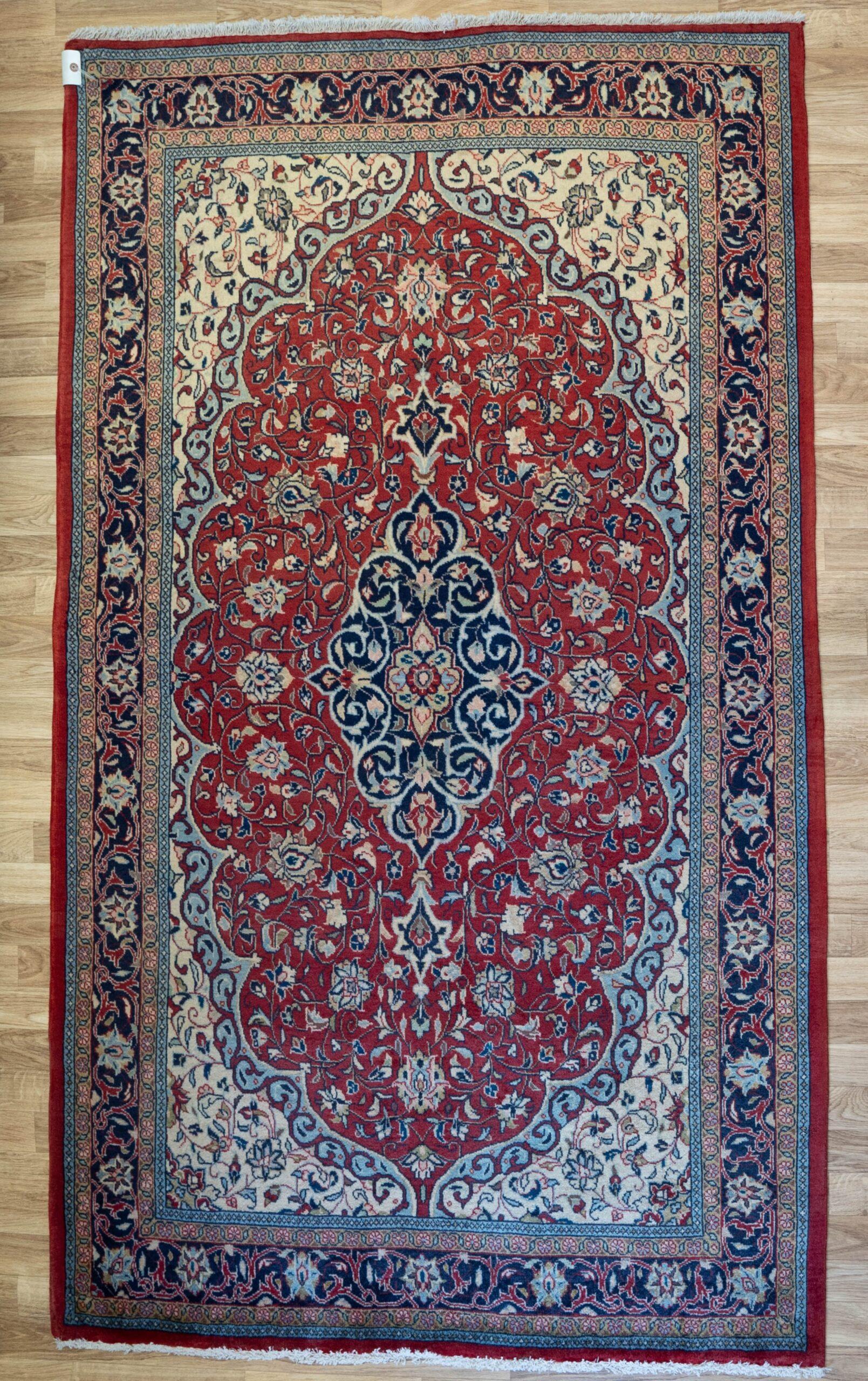 Sarouk Wool Rug 4.5'x6.4'