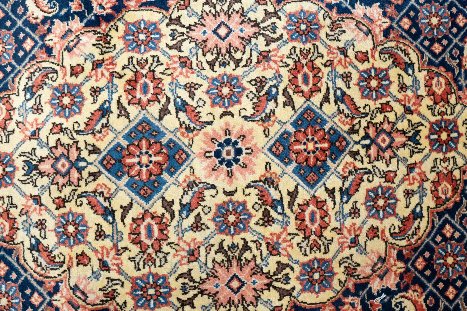 Sarouk Wool Rug 10.2'x13.7' View 1