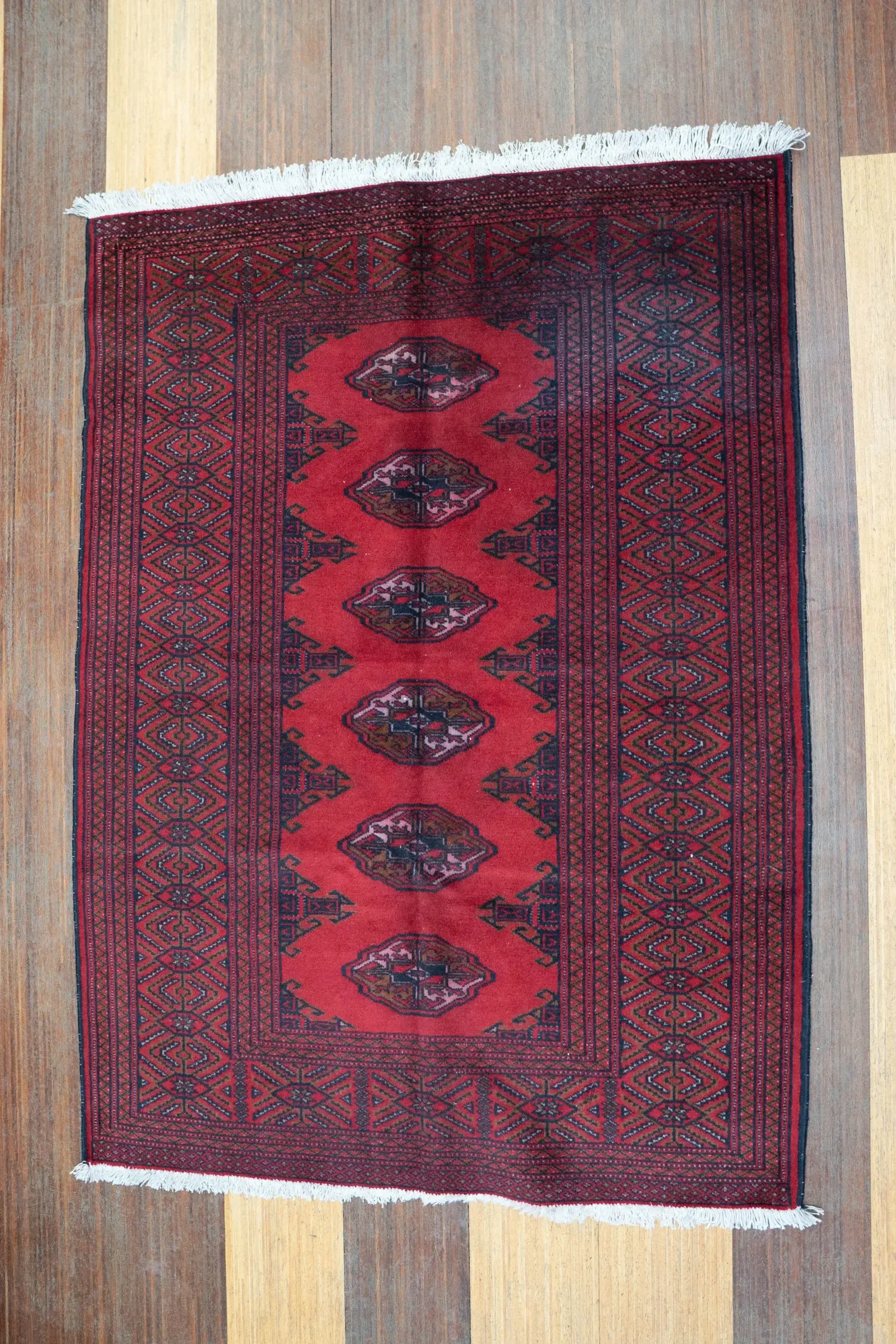 Turkmen rug 3.2'x5.2' View 5