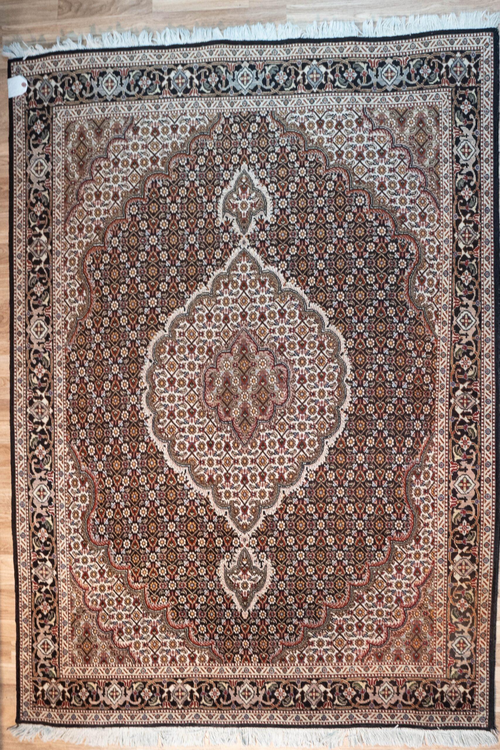 Tabriz Wool Silk Rug 5'x7' View 1