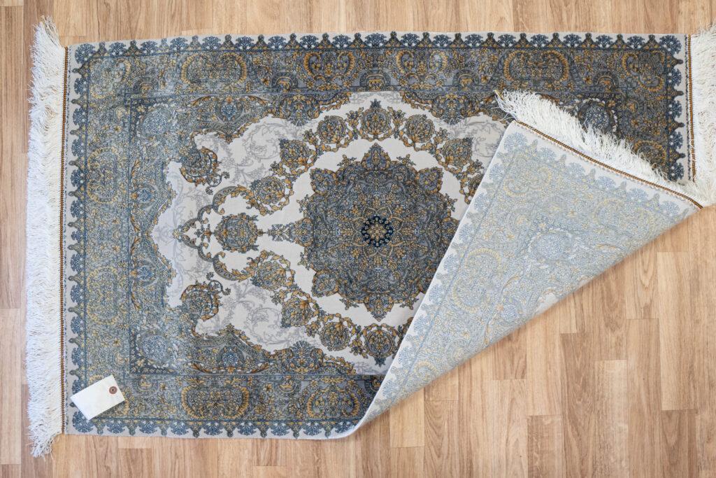 Qum Design Silk Rug 2.7'x4' View 4