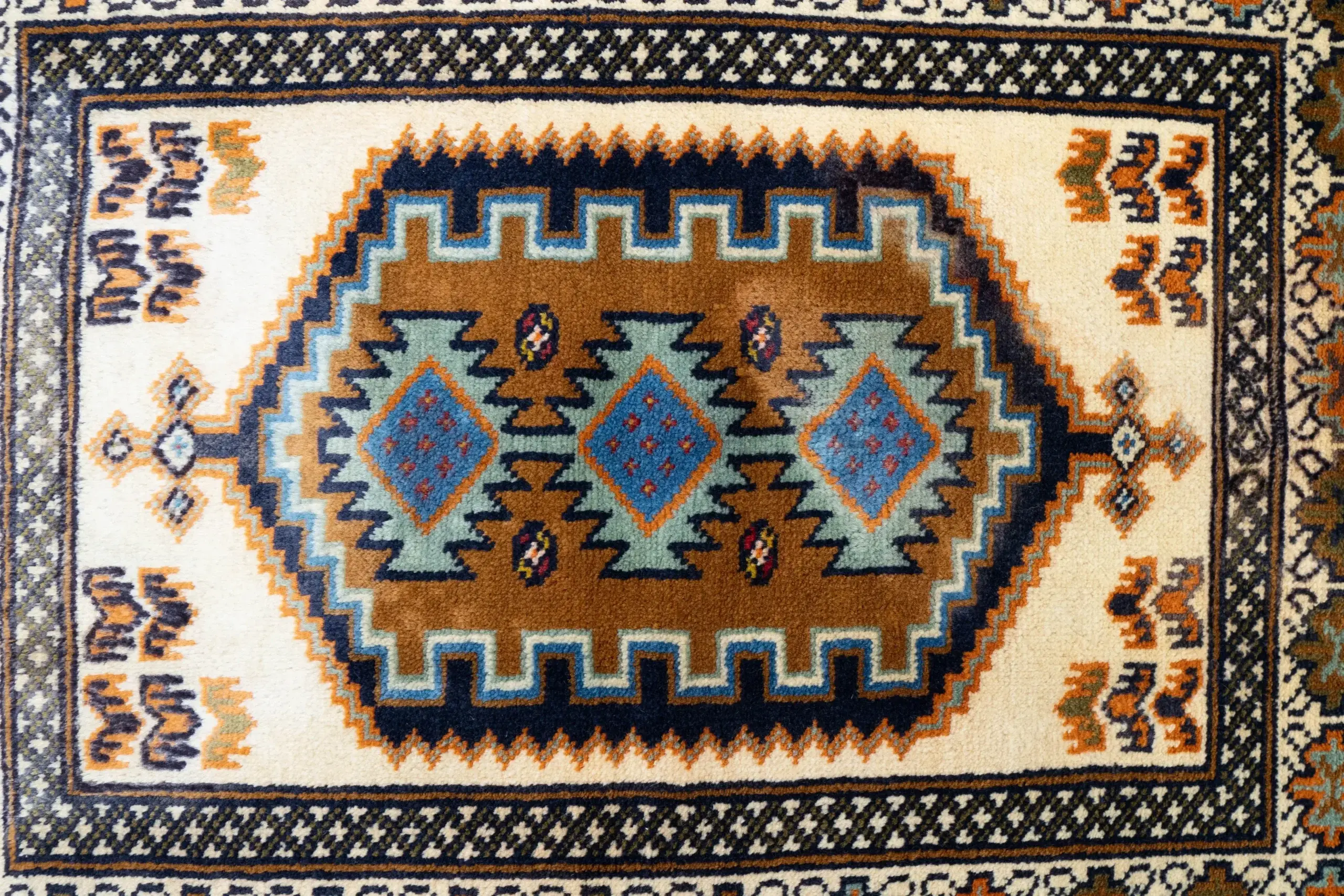 Turkmen Rug 2.2’x2.11′ View 2