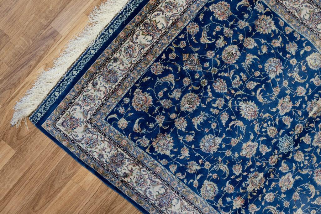 Qum Design Silk Rug 3'x5' View 3