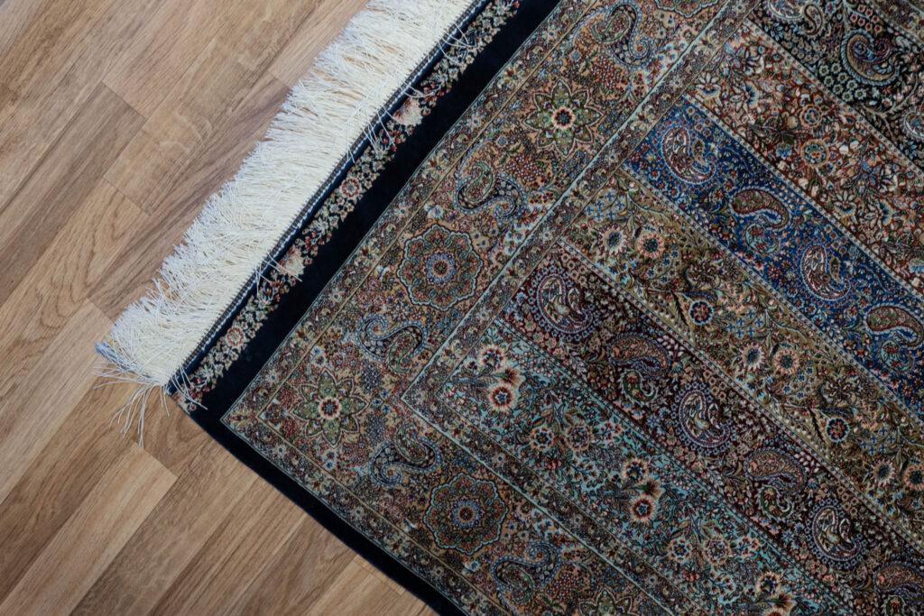 Qum Design Silk Rug 3.2'x4.9' View 4