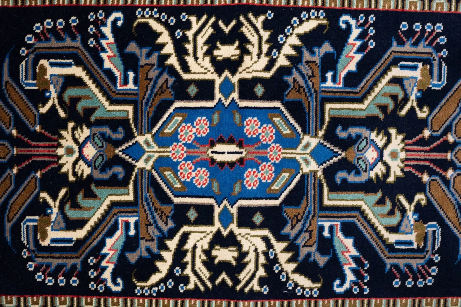 Kashan Wool Rug 2.1 x 3.1' View 2