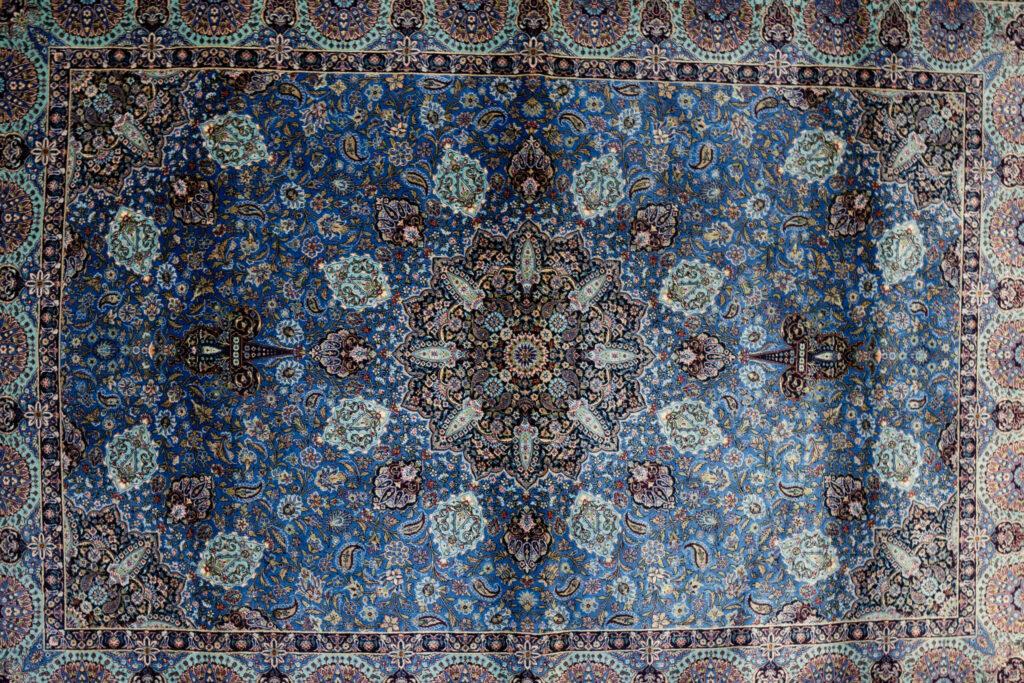 Qum Design Silk Rug 3'x5' View 4